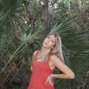 Meet your Posher, Avery